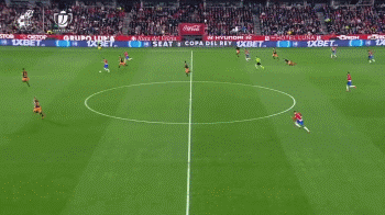 开云体育：足球场上的“迷惑行为大赏”